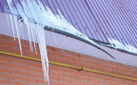 arreglo de filtraciones de agua en tejados y fachadas en aguilar de campoo, palencia